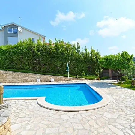 Apartment Fuer 8 Personen Ca 115 Qm In Pula, Istrien Istrische Riviera Pula